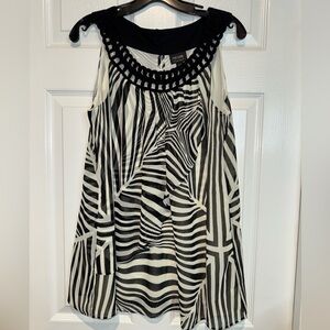 Nicole by Nicole Miller Black and White Y2K Top. Size L